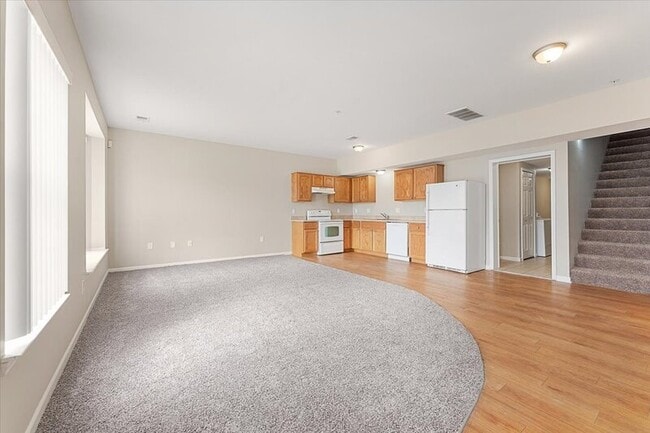 Building Photo - 45523 Revere Dr