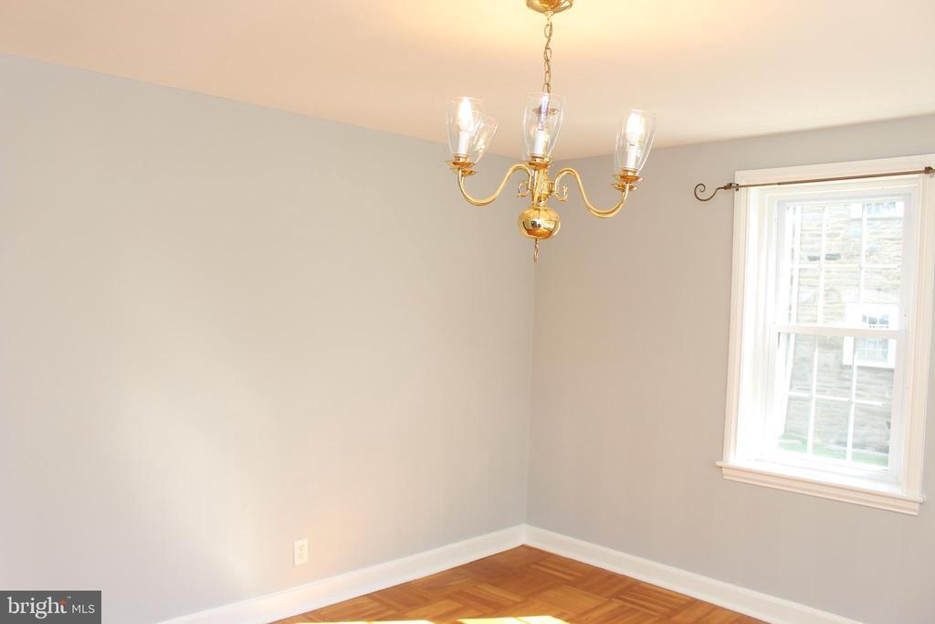 Primary Photo - 1801 Manor Rd