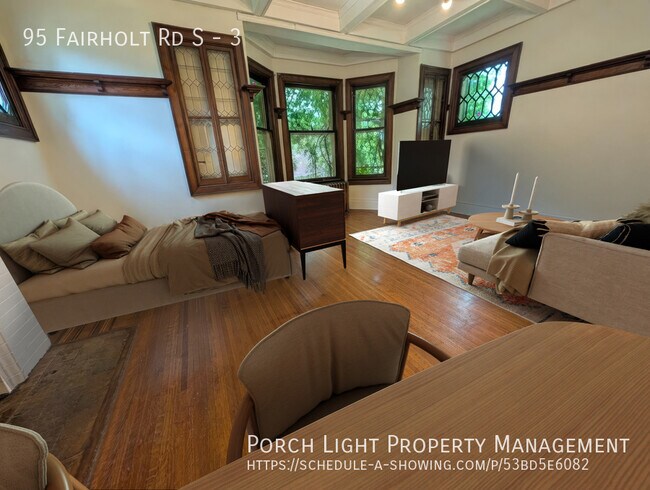 Building Photo - Absolute Show Stopper Victorian Apartment - All Inclusive!