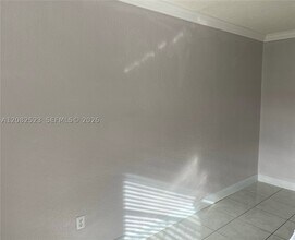 Building Photo - 3903 SW 78th Ct