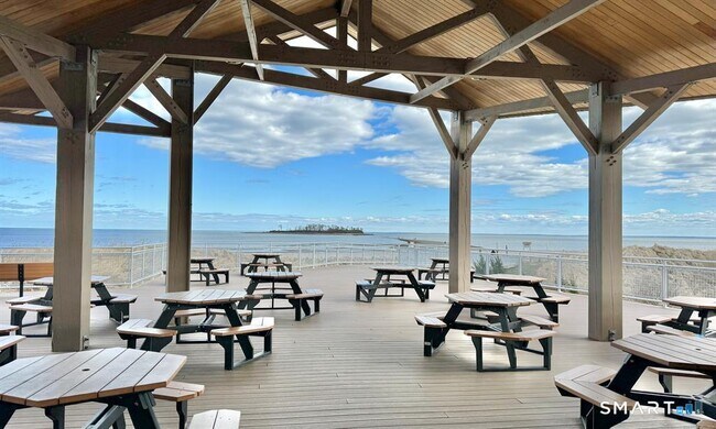 Foto del edificio - 800 E Broadway