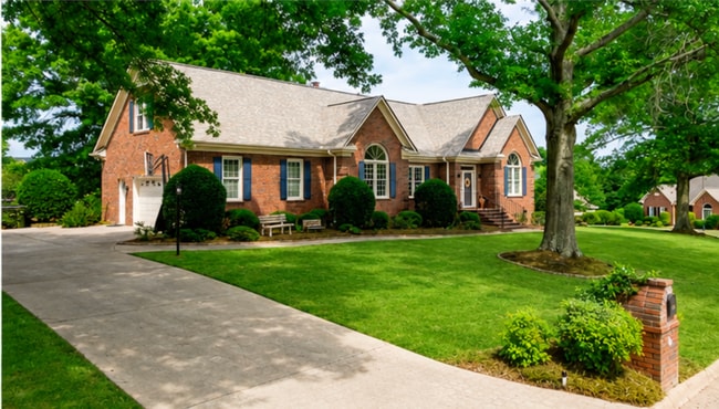 Building Photo - Beautiful Home in the Heart of Greenville