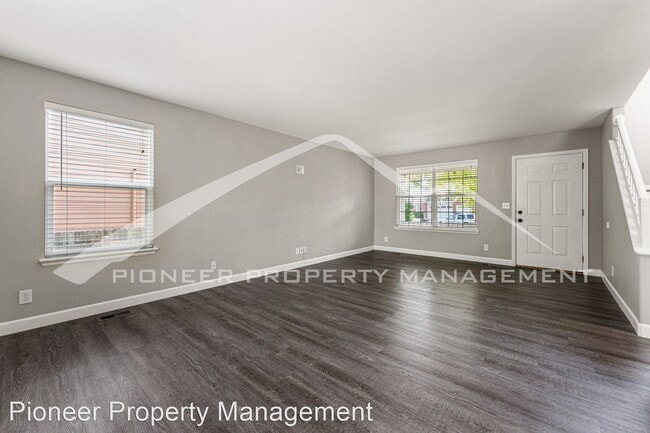 Building Photo - 3 br, 2.5 bath House - 2649 Fernwood Pl