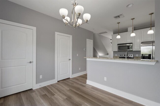 Foto del edificio - 13420 Lyndhurst St