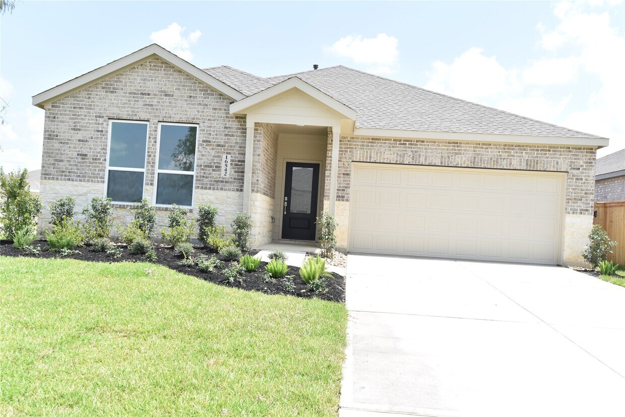 Foto principal - 16542 Mesquite Fld Dr
