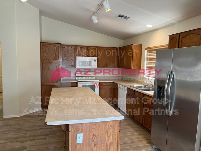 Foto del edificio - 17848 W Redfield Rd