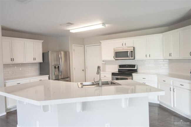 Building Photo - 4117 Orchid Ave