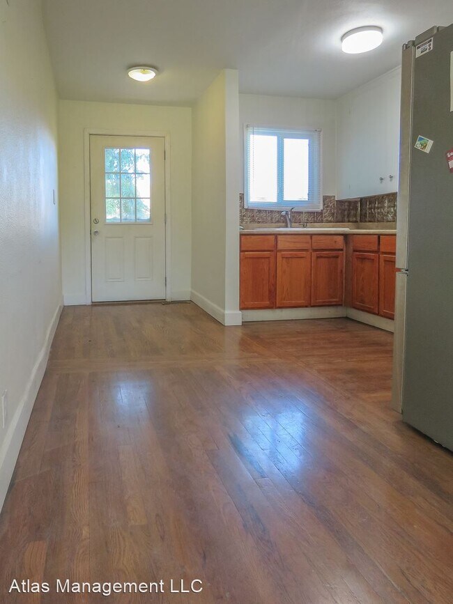 Building Photo - 2 br, 1 bath House - 785 Norman Ave NE