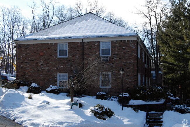 Foto del edificio - Grover Cleveland Apartments