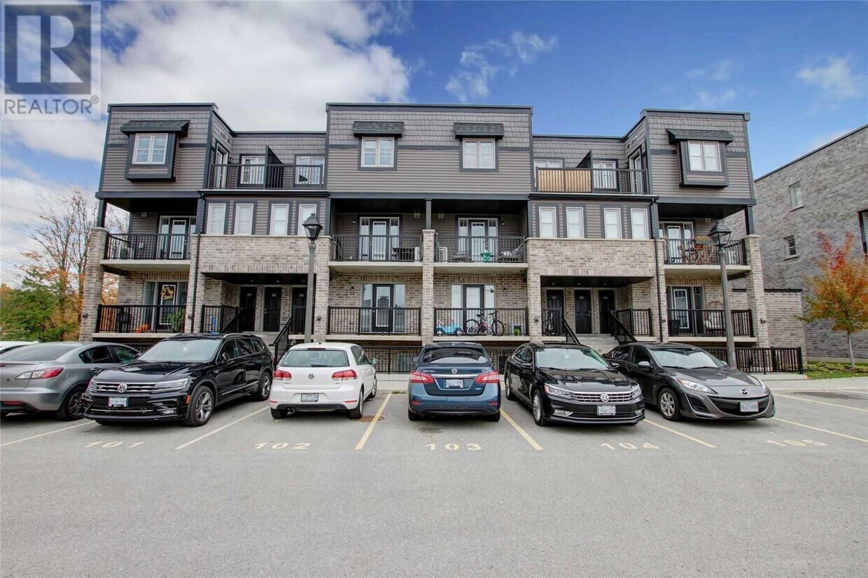 1989 Ottawa St S, Kitchener, ON N2E 0G7 House for Rent in Kitchener