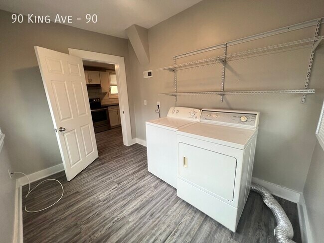 Building Photo - 2 Bed Close to Medical Campus Available Fa...