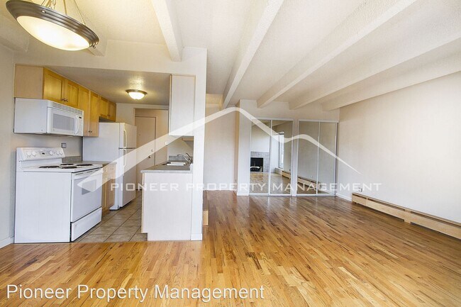 Foto del edificio - 1 br, 1 bath House - 200 Pearl St #302