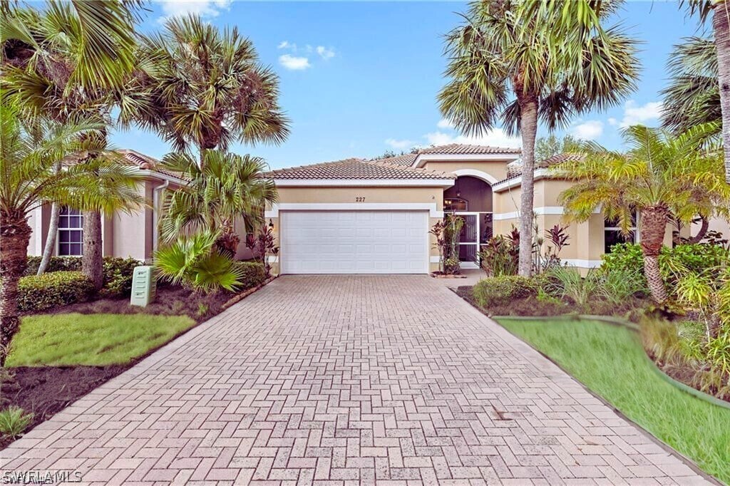 Foto principal - 227 Glen Eagle Cir