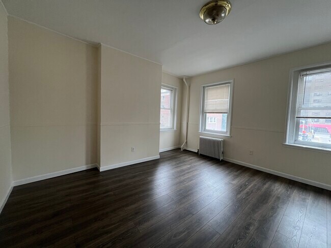 Building Photo - 211 Harrison Ave