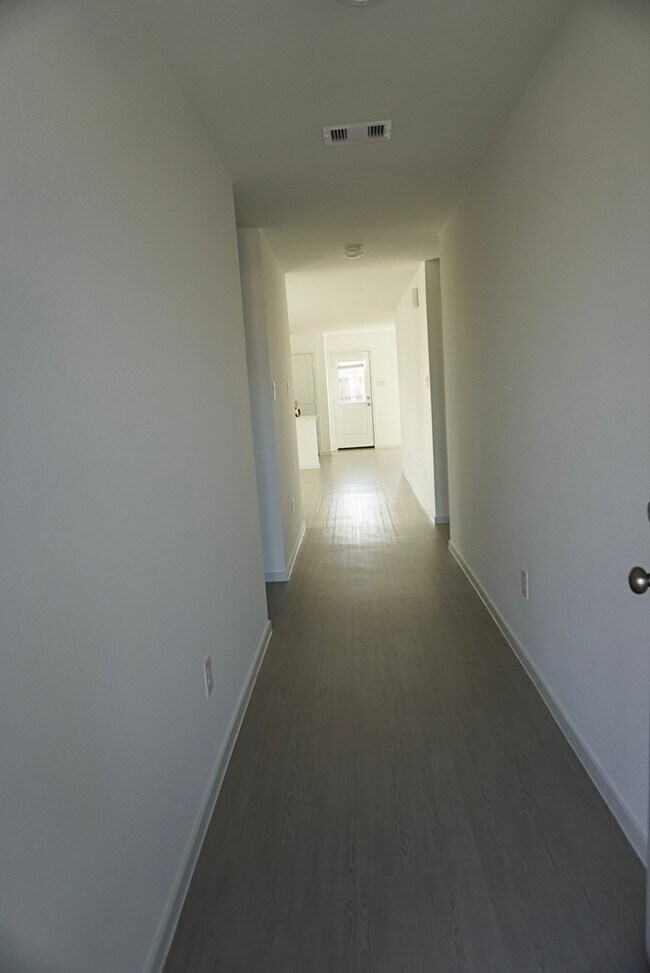 Building Photo - 16803 Great Stable Wy