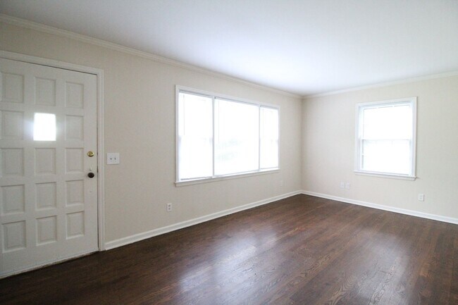 Building Photo - 2 Bedroom 1 Bath Home in Roeland Park