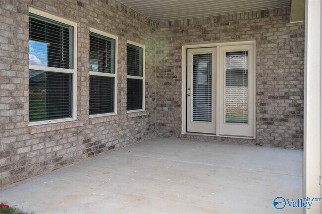 Building Photo - 110 Delilah Ln