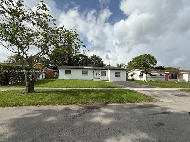 Foto principal - 4910 NW 18th St