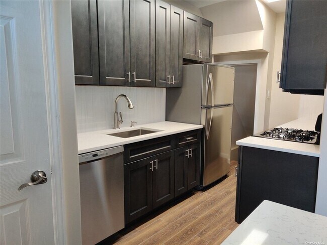 Building Photo - 167th Street