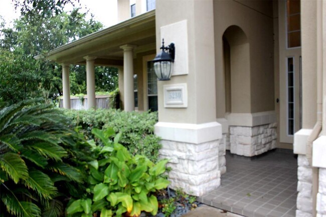 Building Photo - 5230 Dawnington Pl