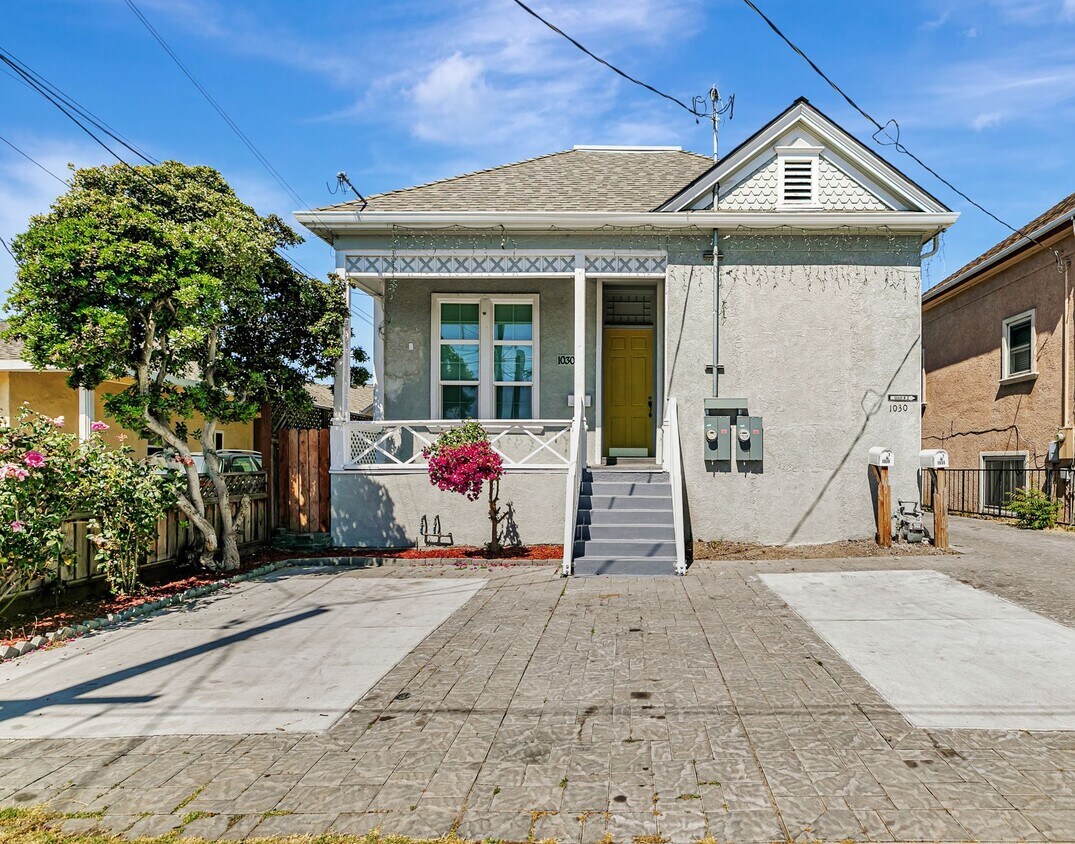 Primary Photo - 1030 Vine St