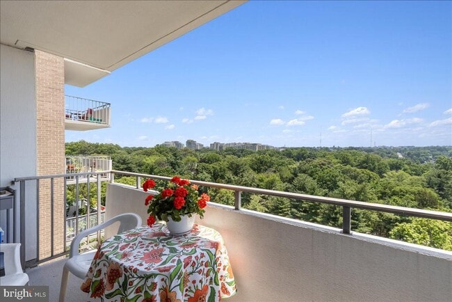 Foto del edificio - 5101 River Rd