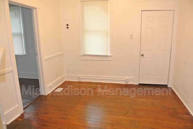 Foto del edificio - 1712 Lennox Ct