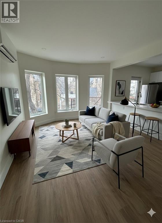 Building Photo - 259 John St S