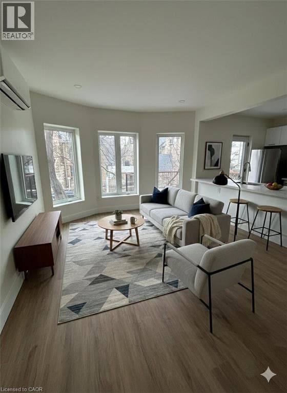 Photo du bâtiment - 259 John St S