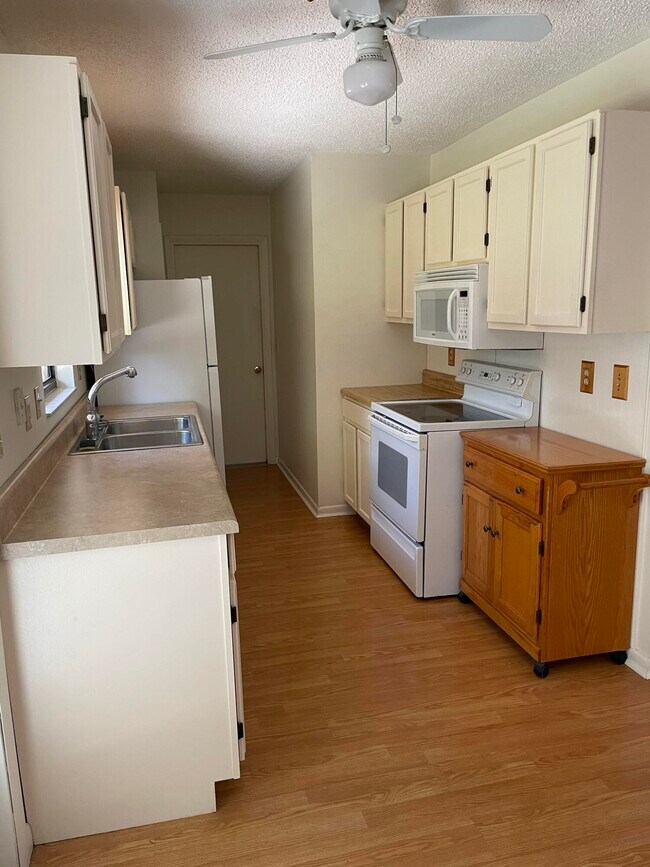 Foto del edificio - 1752 SW Cloverleaf St