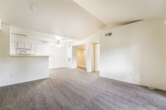 Building Photo - 231 W Horizon Ridge Pkwy
