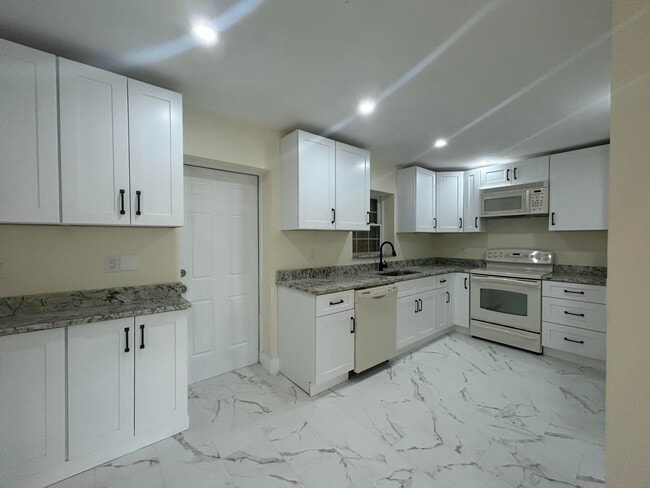 Foto del edificio - 3176 S 25th St