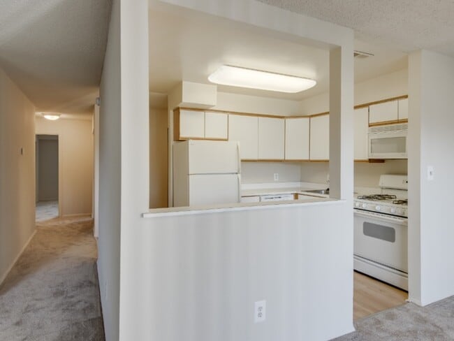 Building Photo - Twin Ridge Apartments I