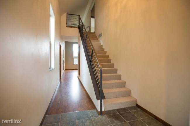 Foto del edificio - 4234 Cover St