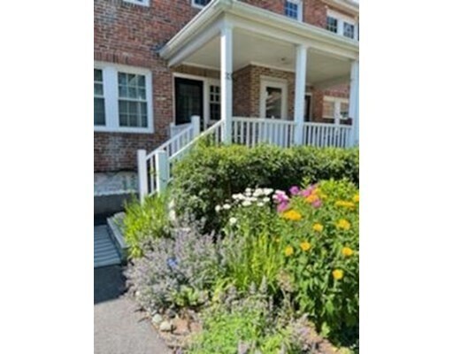 Primary Photo - 33 Hammond Pond Pkwy