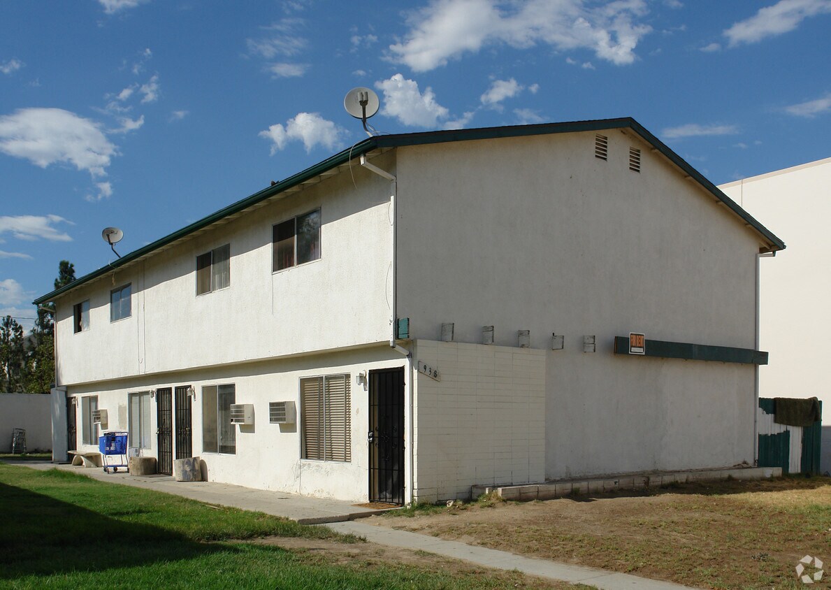 Primary Photo - 938 Mesa Verde Ave