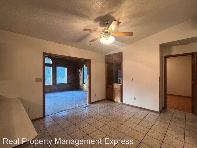 Building Photo - 4 br, 3 bath House - 4409 E 20th St.