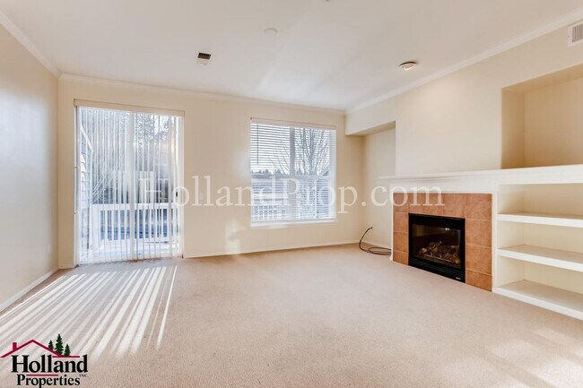 Foto del edificio - Bright & Charming 3-Story Townhome | 2 Bed and Prime Location! *** Special $150 credit on your fi...