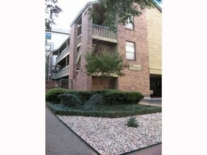 Building Photo - 2210 Pearl St