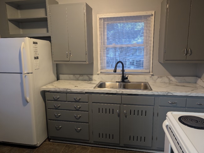 Building Photo - 1709 B St