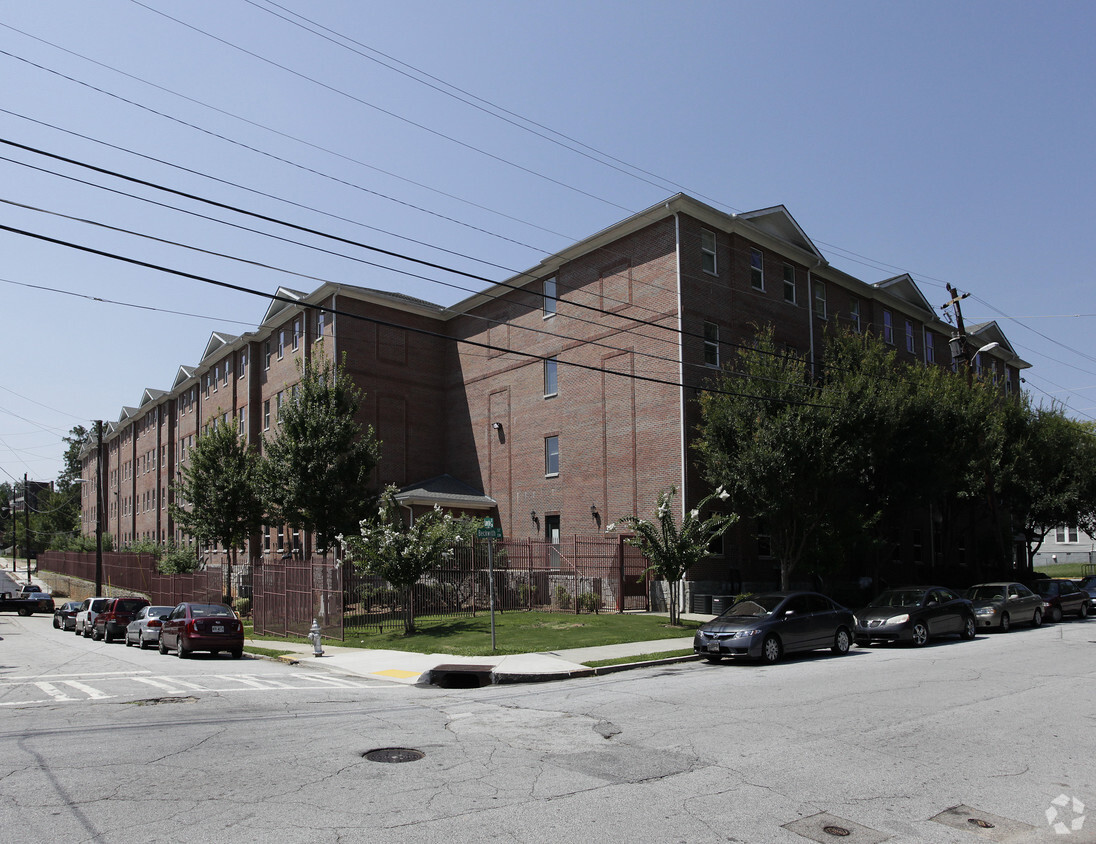 Building Photo - CAU Suites