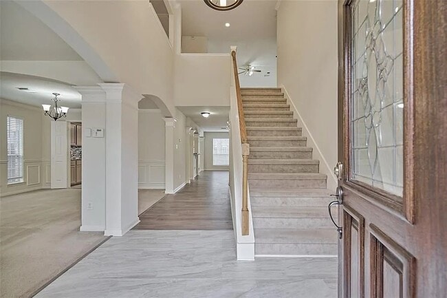 Foto del edificio - 511 Elm Ridge Dr