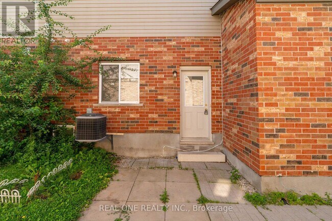 Building Photo - 134 Dawn Ave