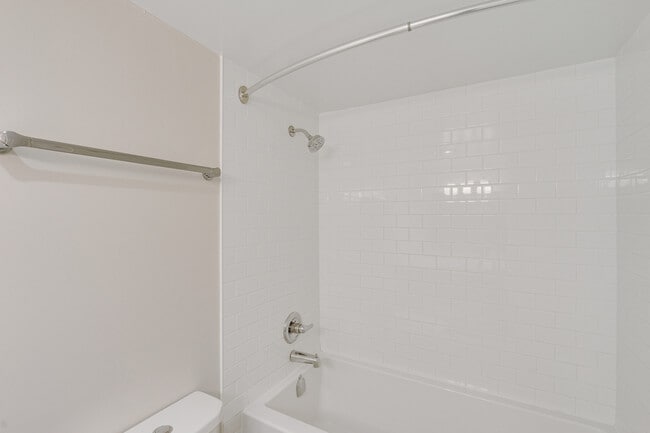 Building Photo - 531 West Bay Terrace