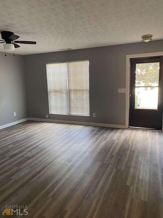Foto del edificio - 5760 Strathmoor Manor Cir