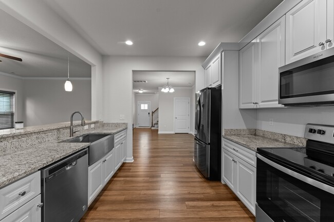 Building Photo - 824 Somb Moore Ways