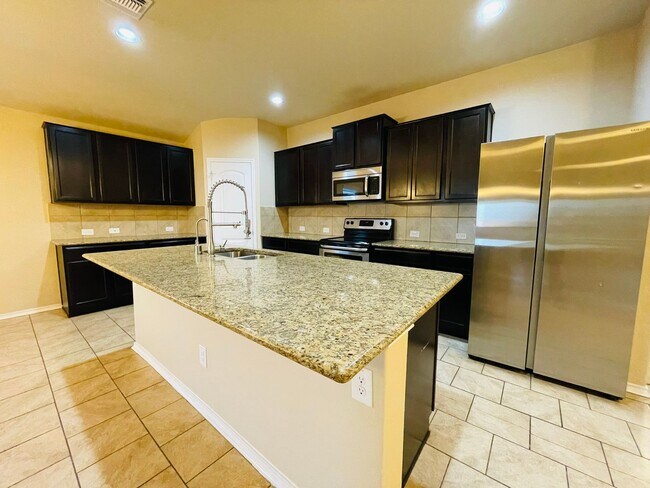 Building Photo - 8011 Halo Cir