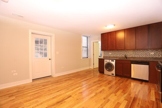Foto del edificio - 553 W Arlington Pl