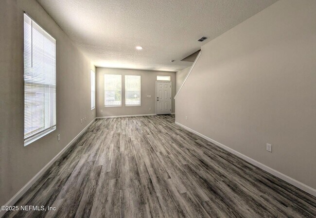 Foto del edificio - 2532 N Davis St