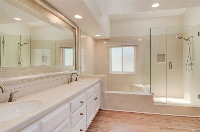 Foto del edificio - 24261 Cascades Dr
